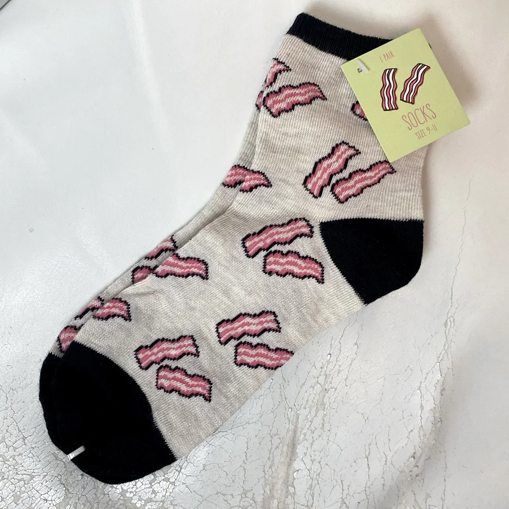 BACON Socks Quarter Length Tan, Black, Red Size 9-11 NWT